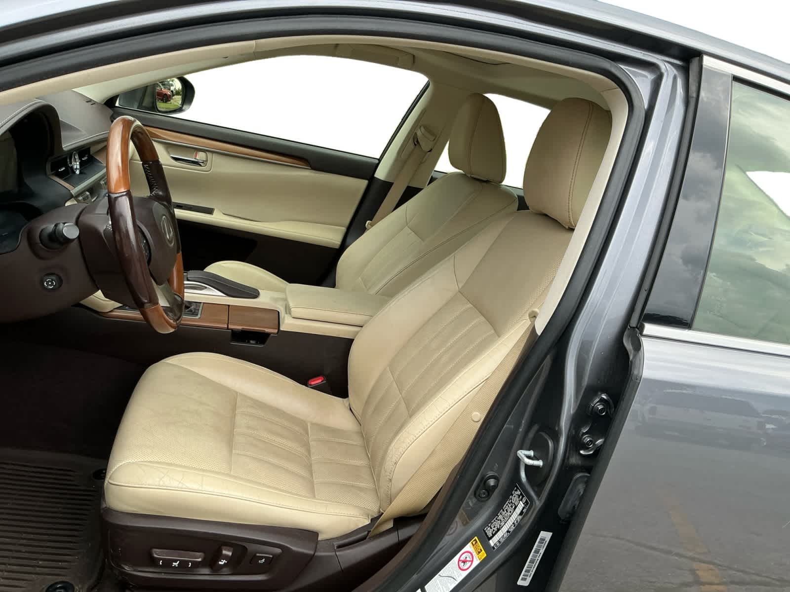2016 Lexus ES 300h Hybrid