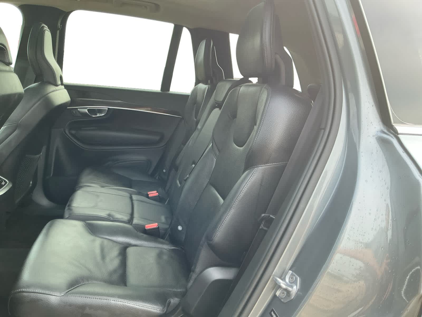 2019 Volvo XC90 T6 Momentum