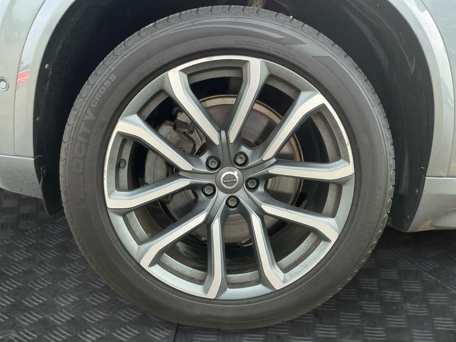 2019 Volvo XC90 T6 Momentum
