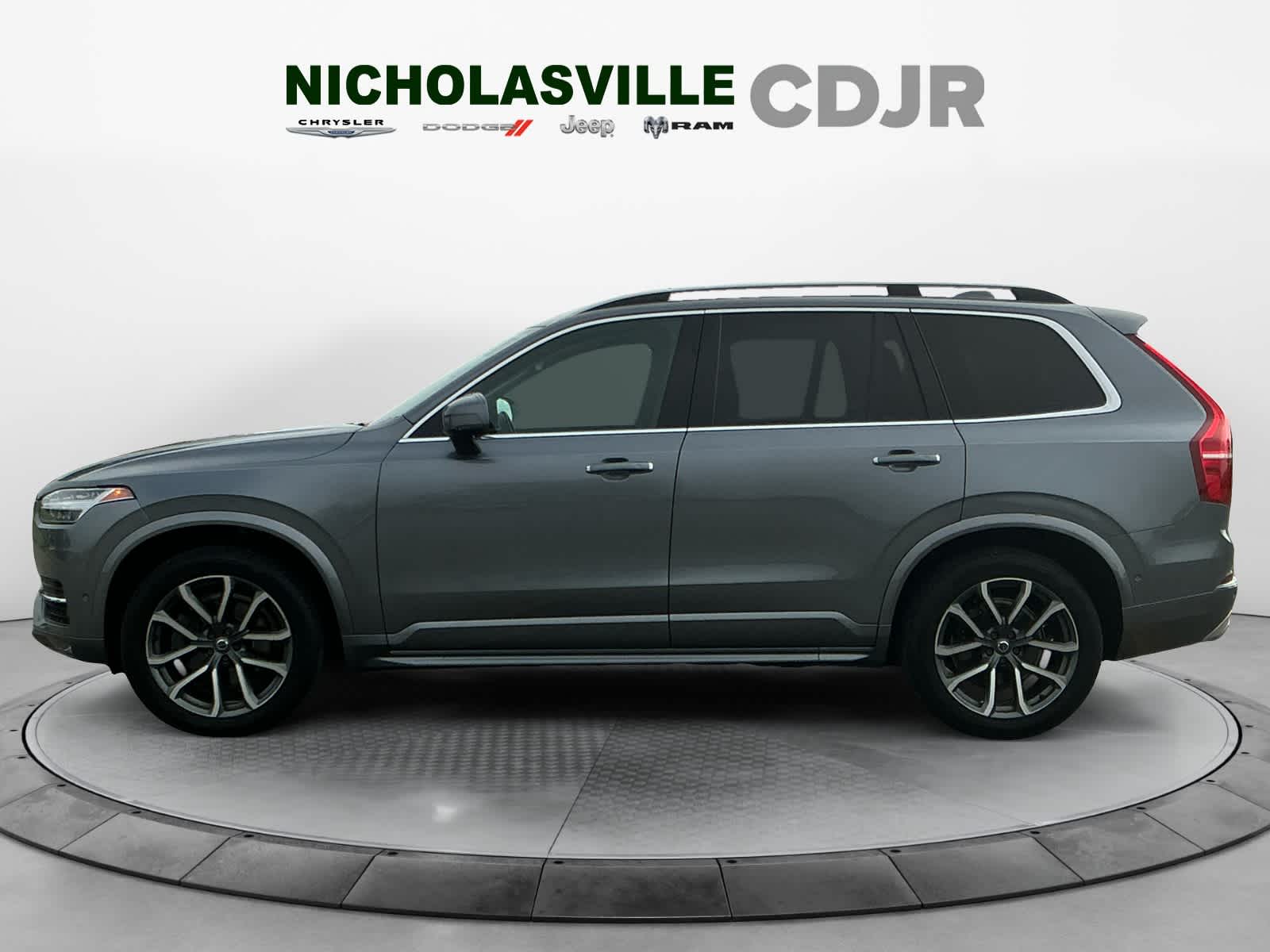 2019 Volvo XC90 T6 Momentum