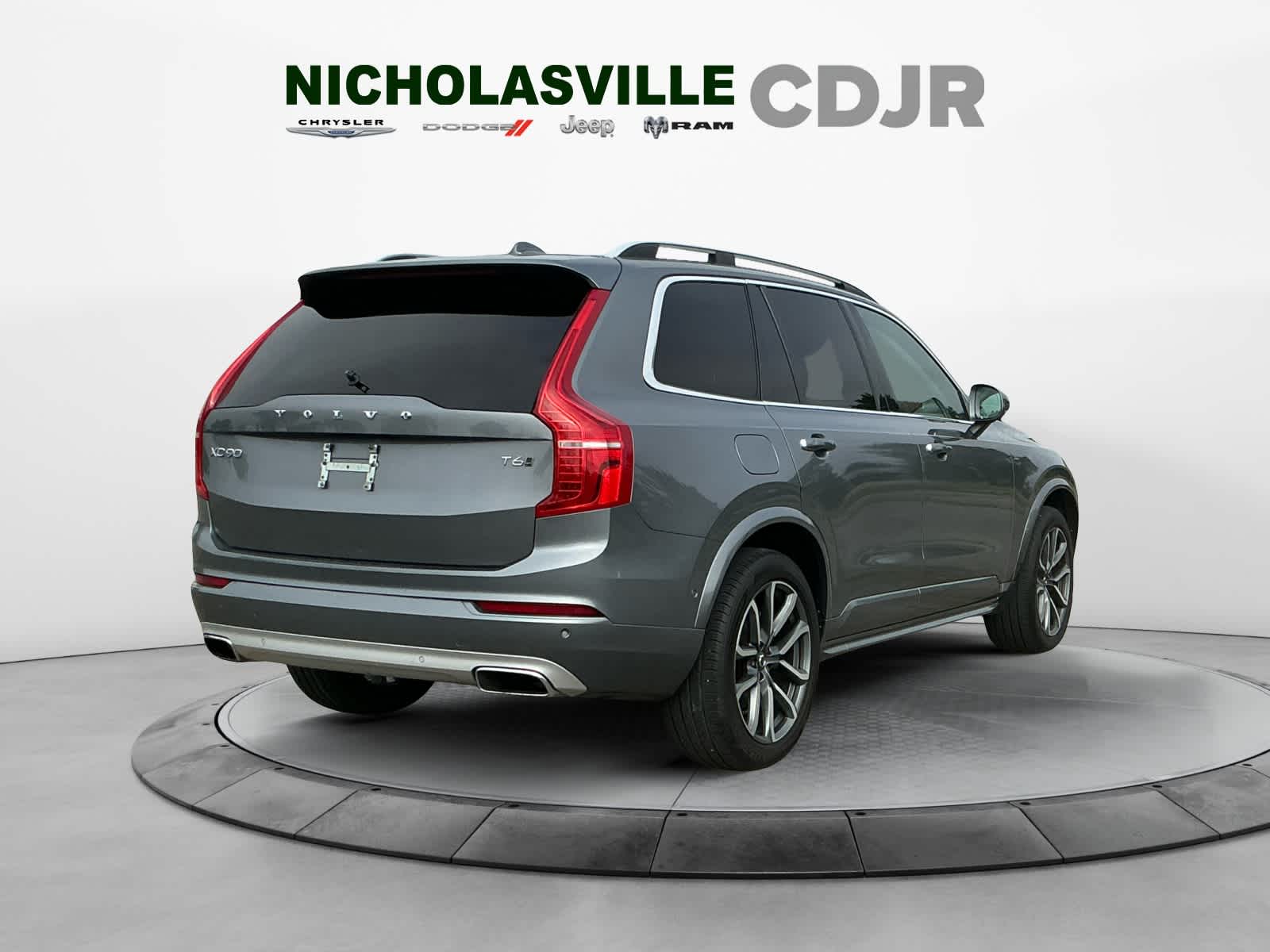 2019 Volvo XC90 T6 Momentum