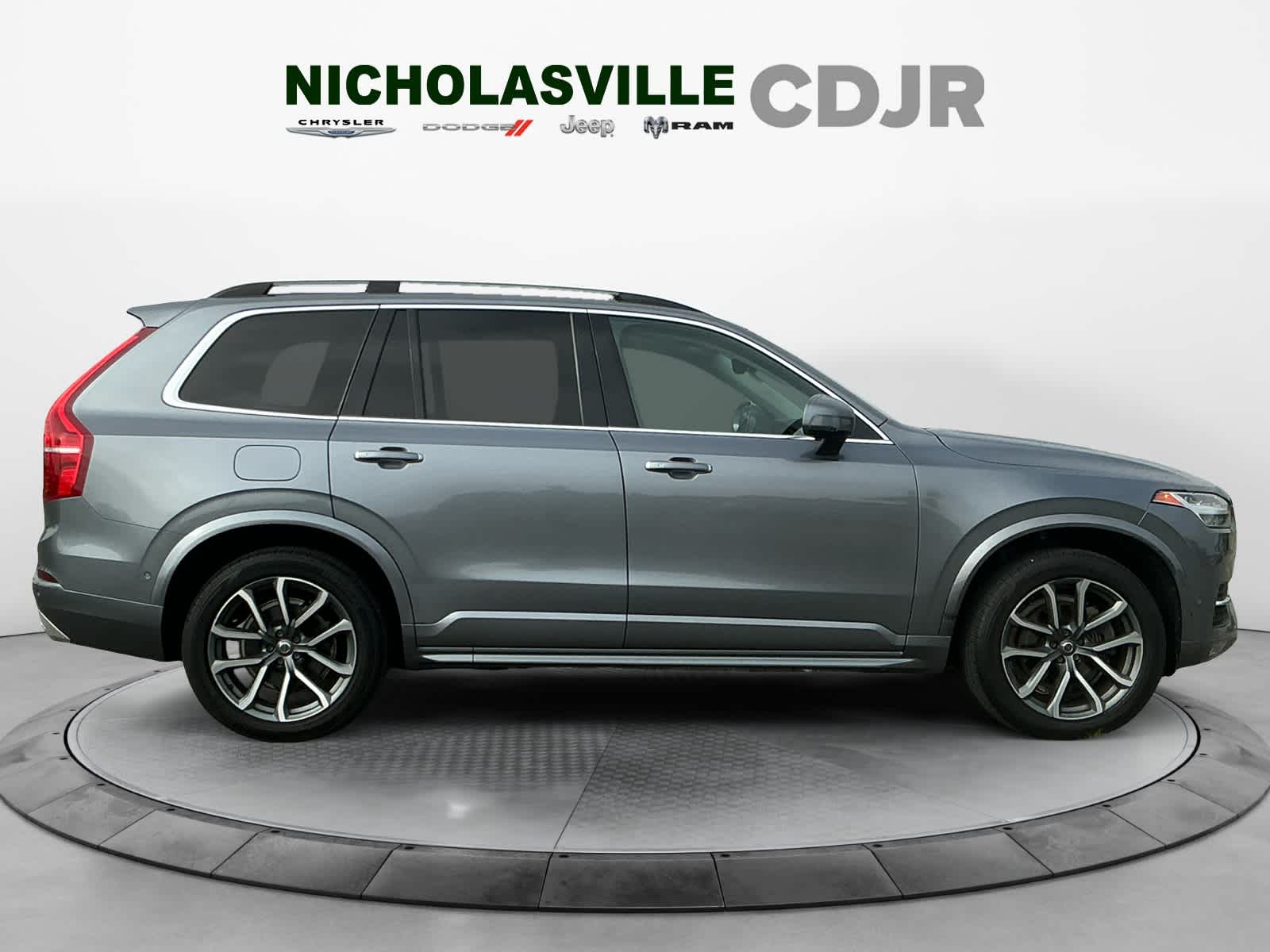 2019 Volvo XC90 T6 Momentum