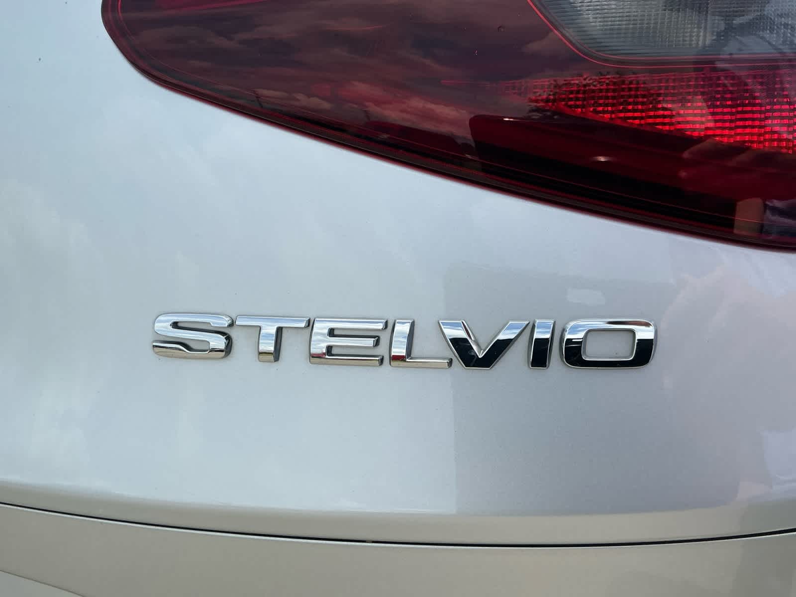 2019 Alfa Romeo Stelvio Ti Lusso