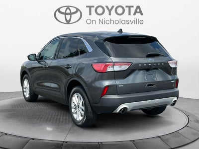 2020 Ford Escape SE