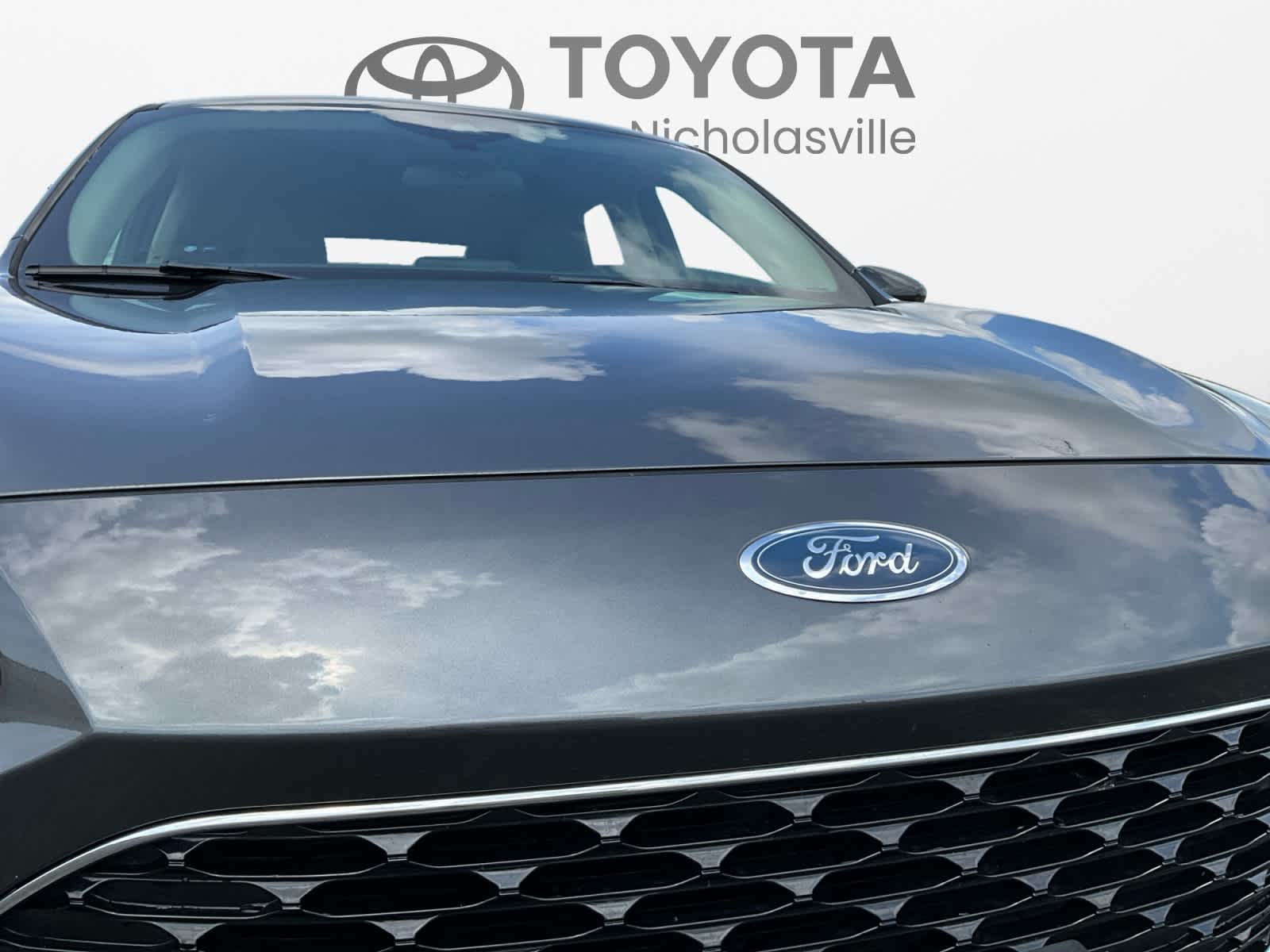 2020 Ford Escape SE