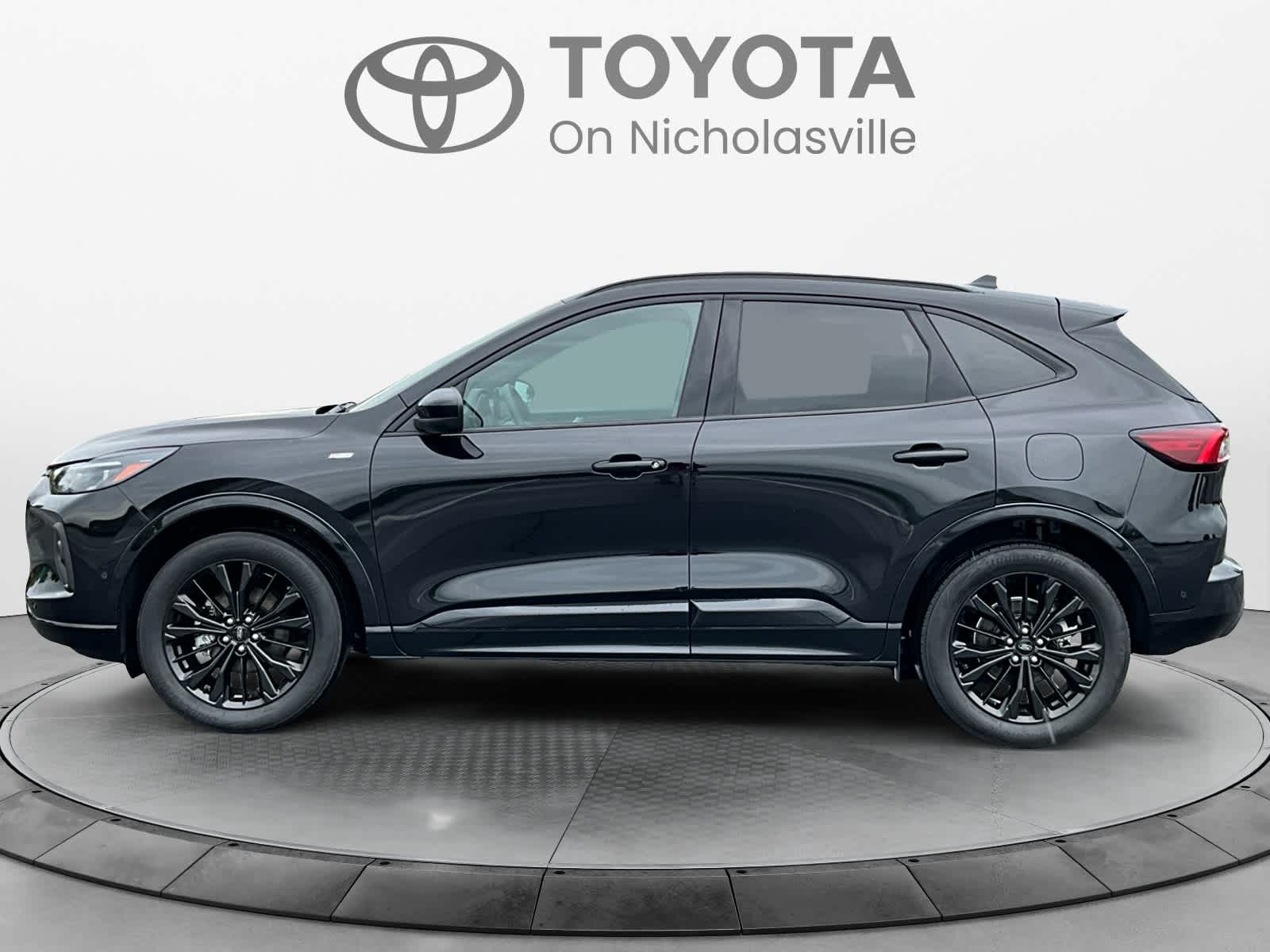 2024 Ford Escape ST-Line Elite