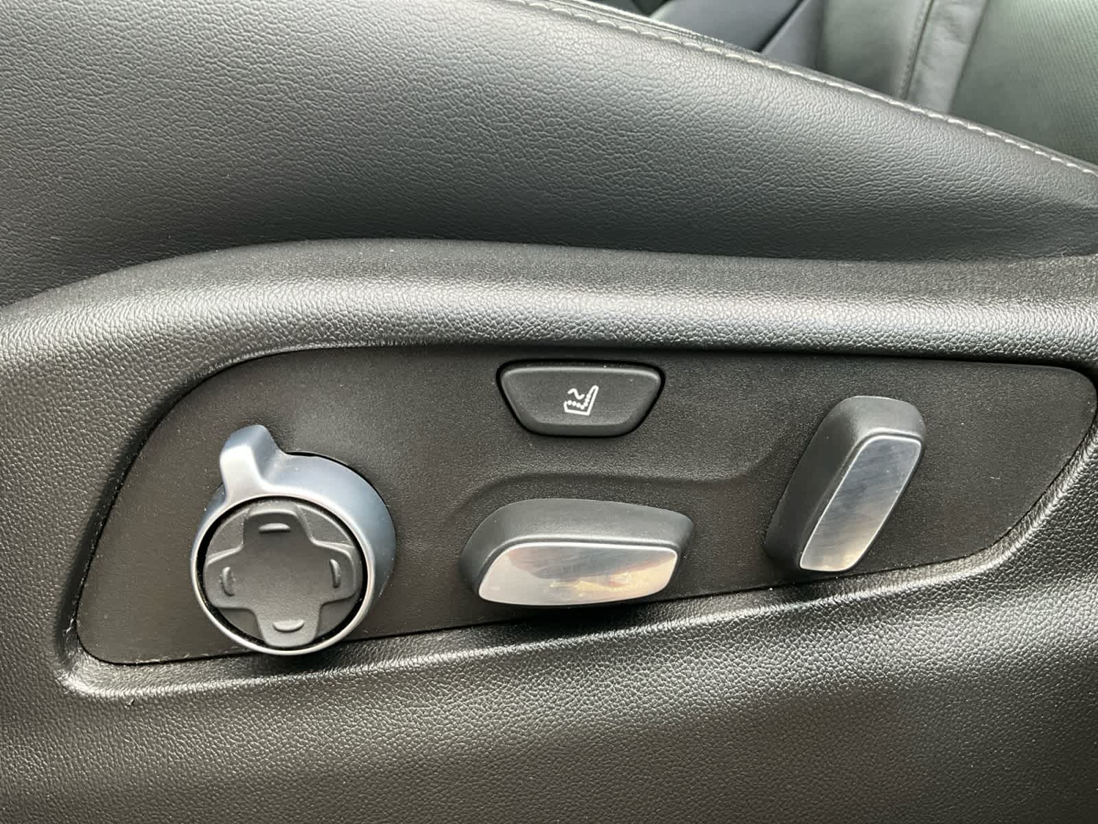 2023 Cadillac XT4 AWD Premium Luxury