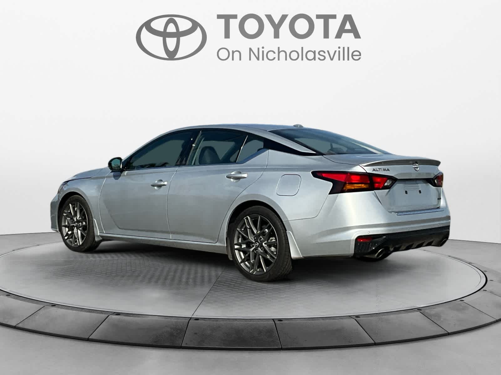 2023 Nissan Altima 2.0 SR