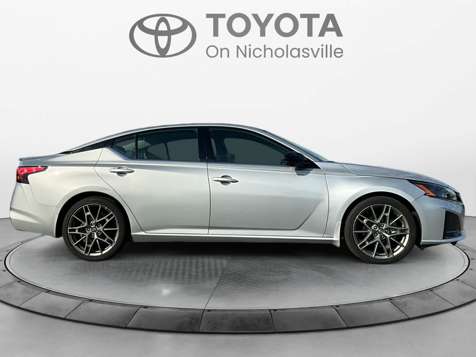 2023 Nissan Altima 2.0 SR
