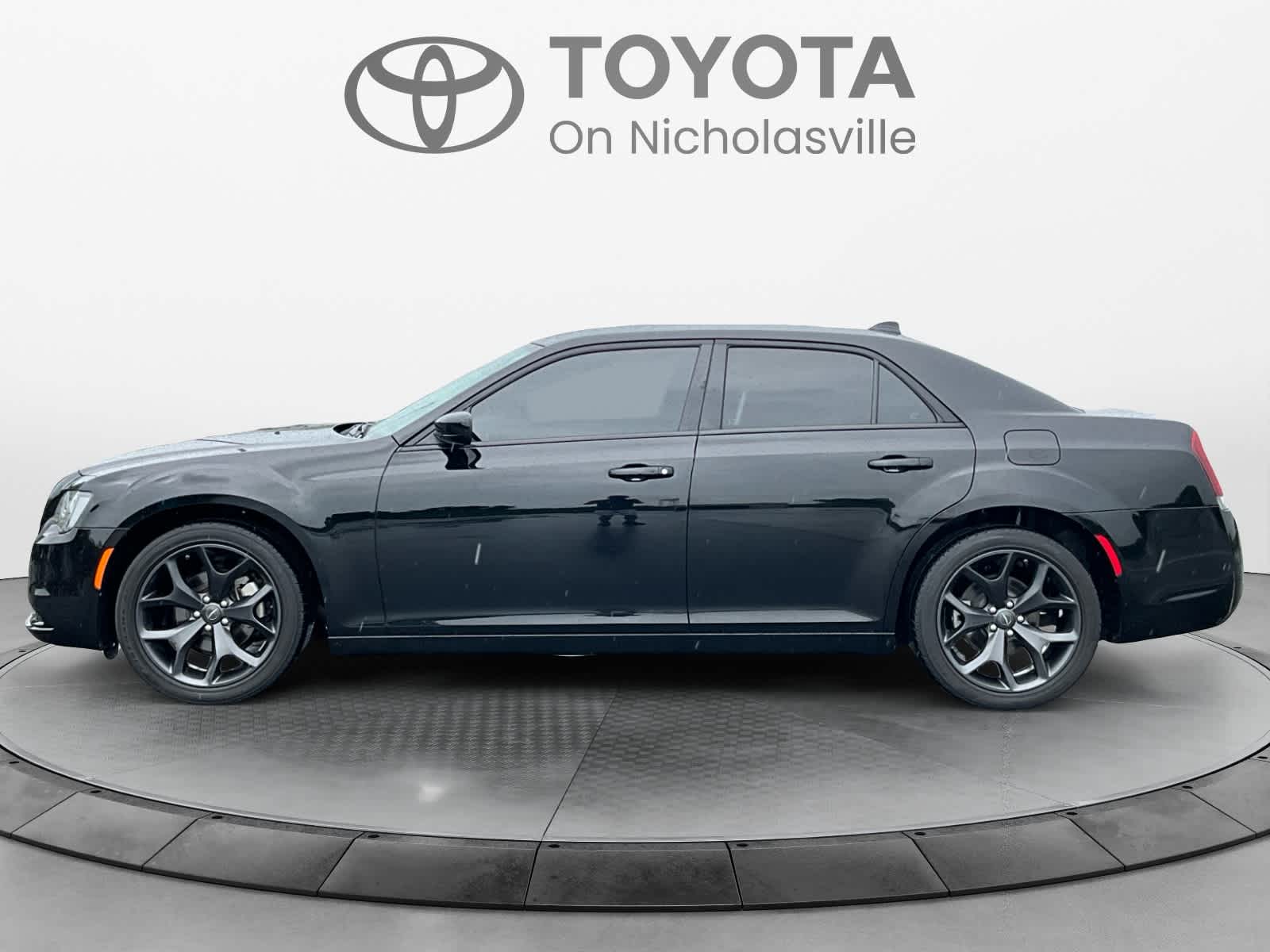 2023 Chrysler 300 Touring
