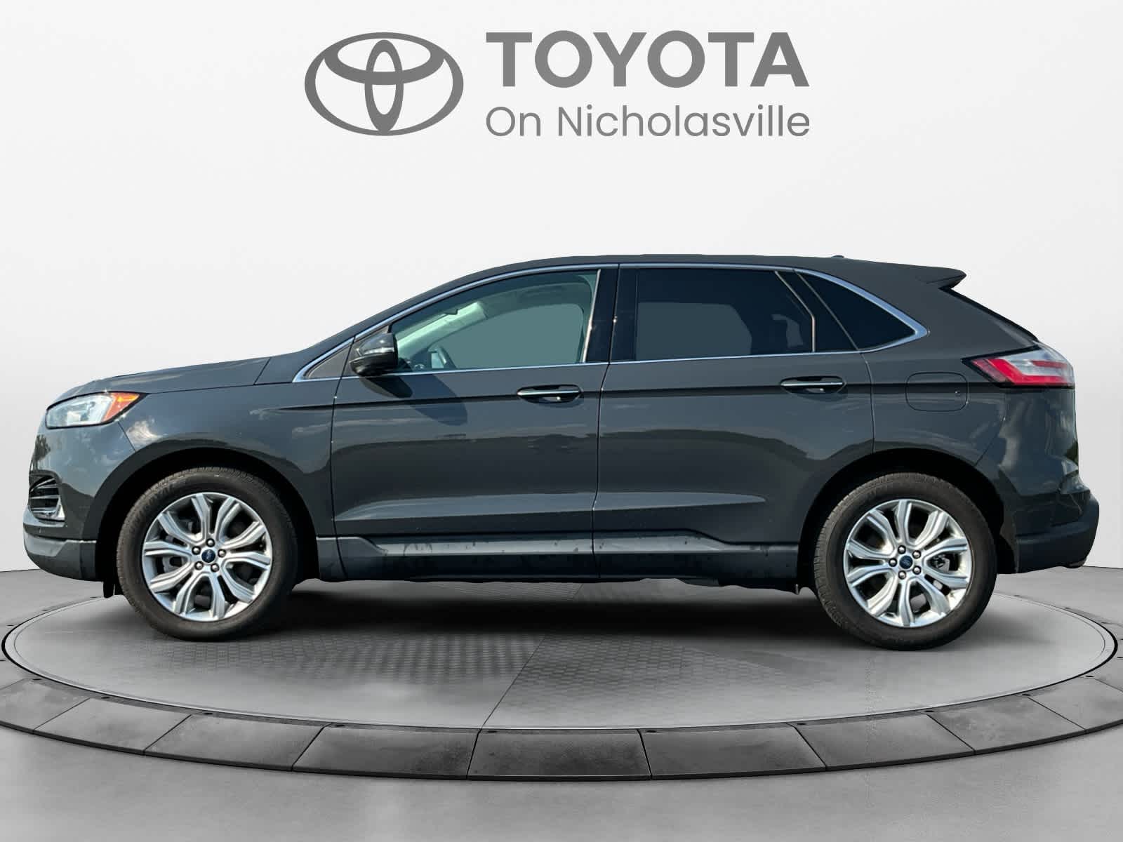 2021 Ford Edge Titanium