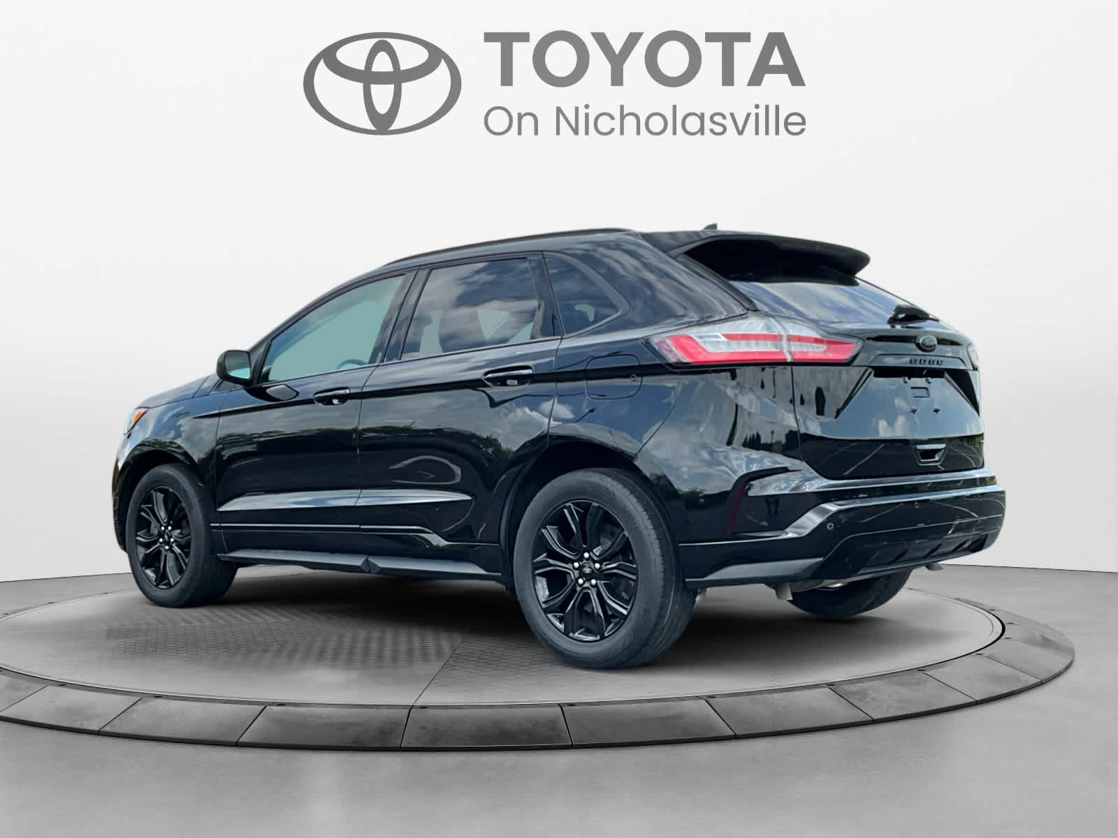 2022 Ford Edge SE