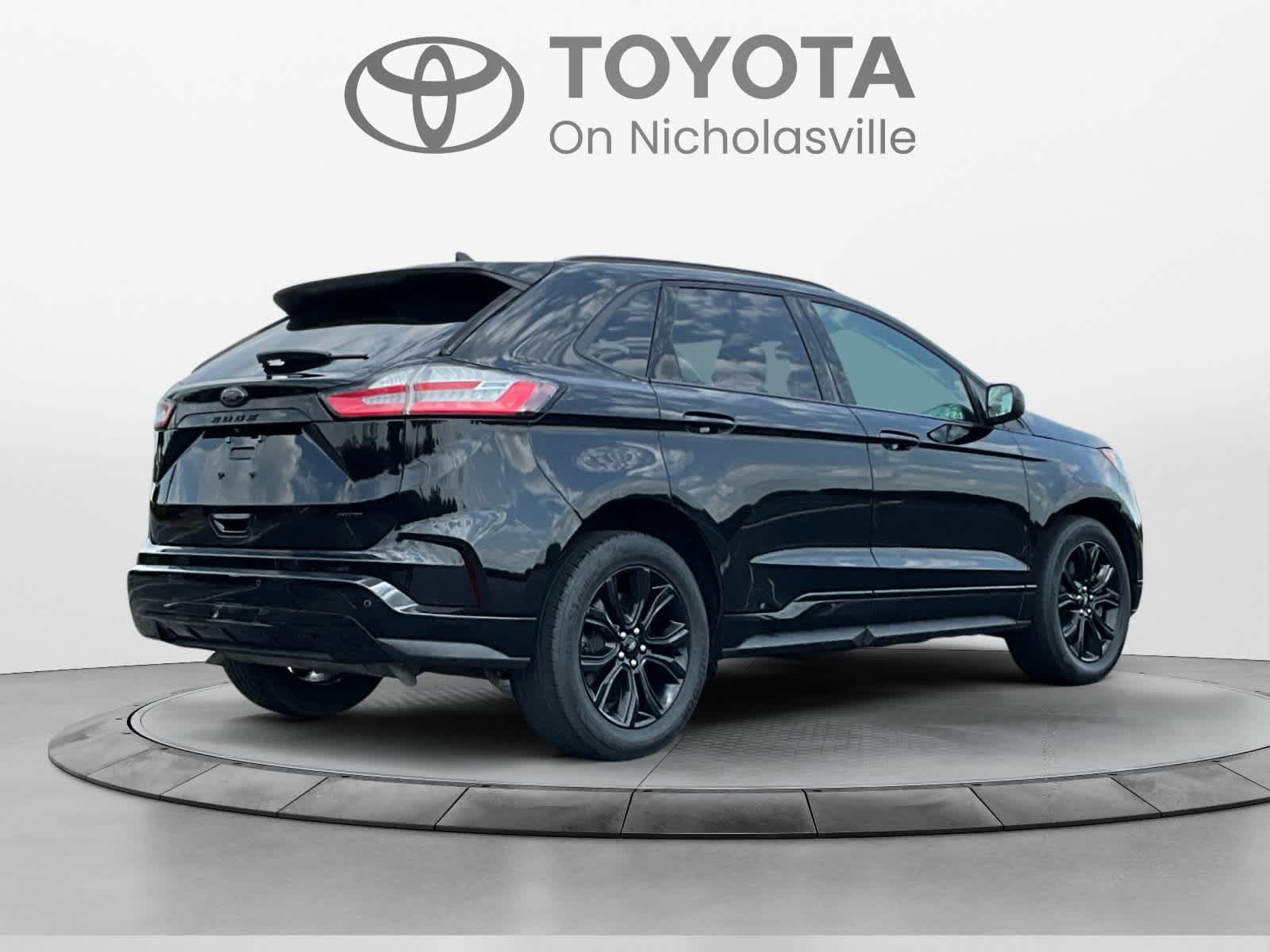 2022 Ford Edge SE