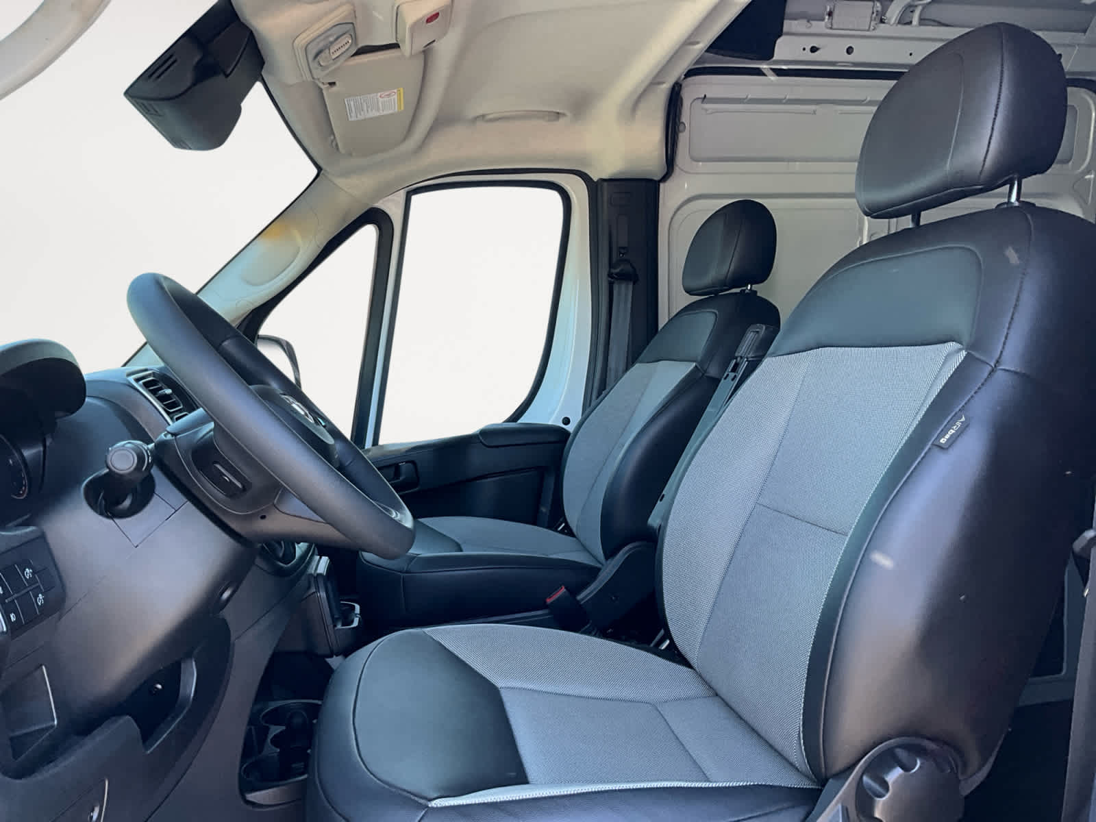 2024 RAM ProMaster Cargo Van SLT