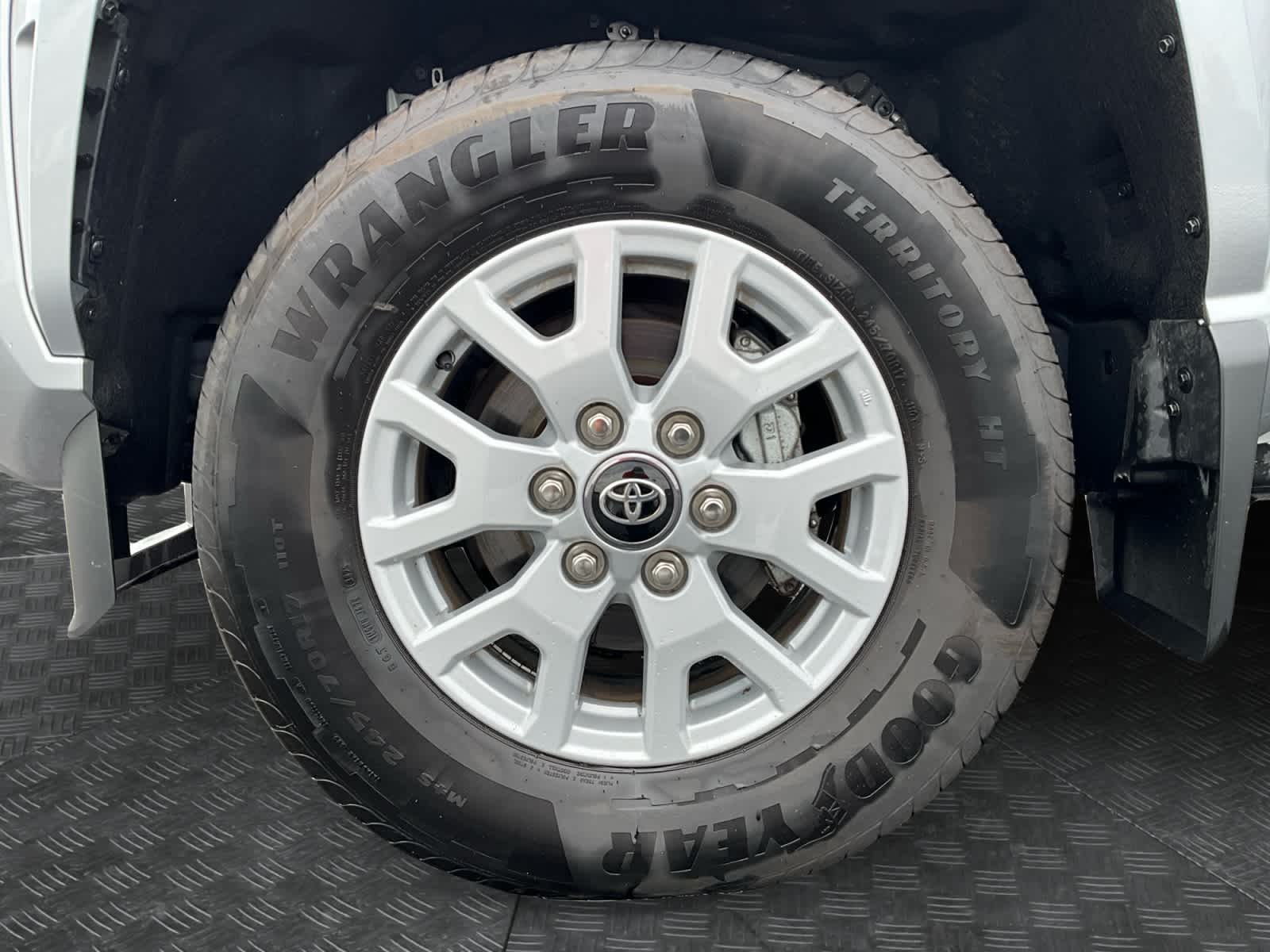 2025 Toyota Tacoma SR5