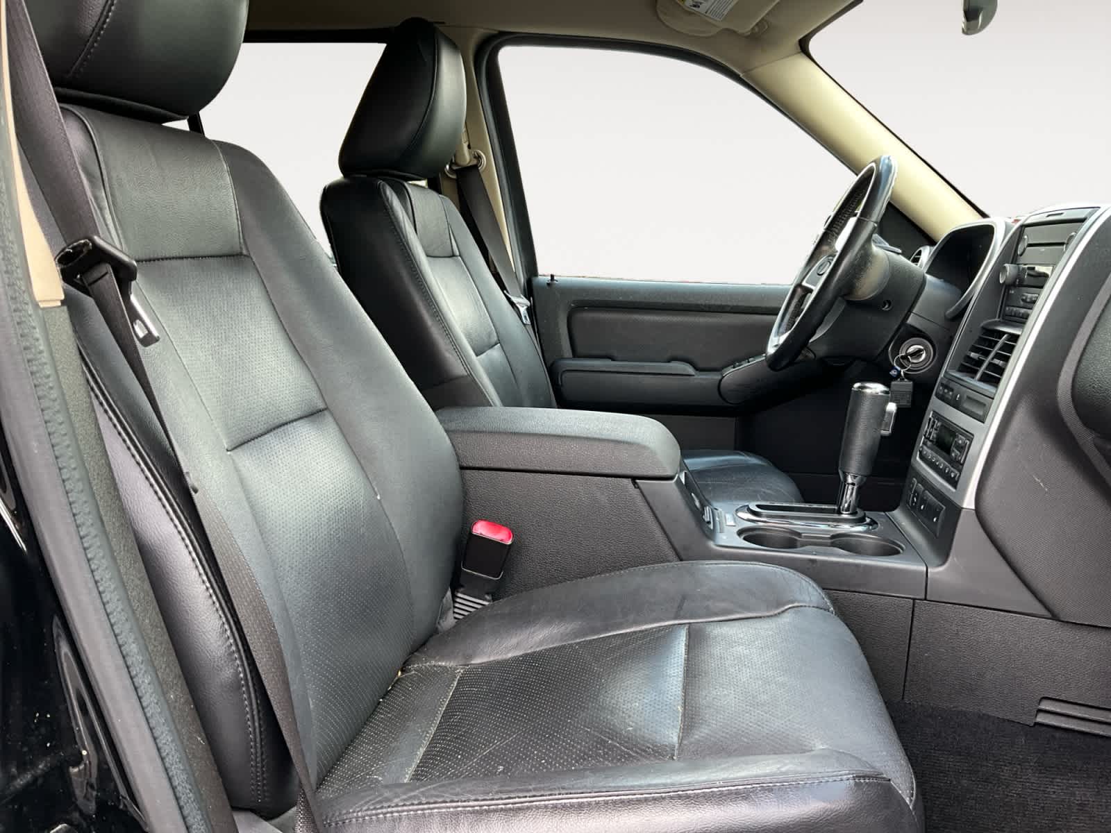 2010 Mercury Mountaineer RWD 4dr
