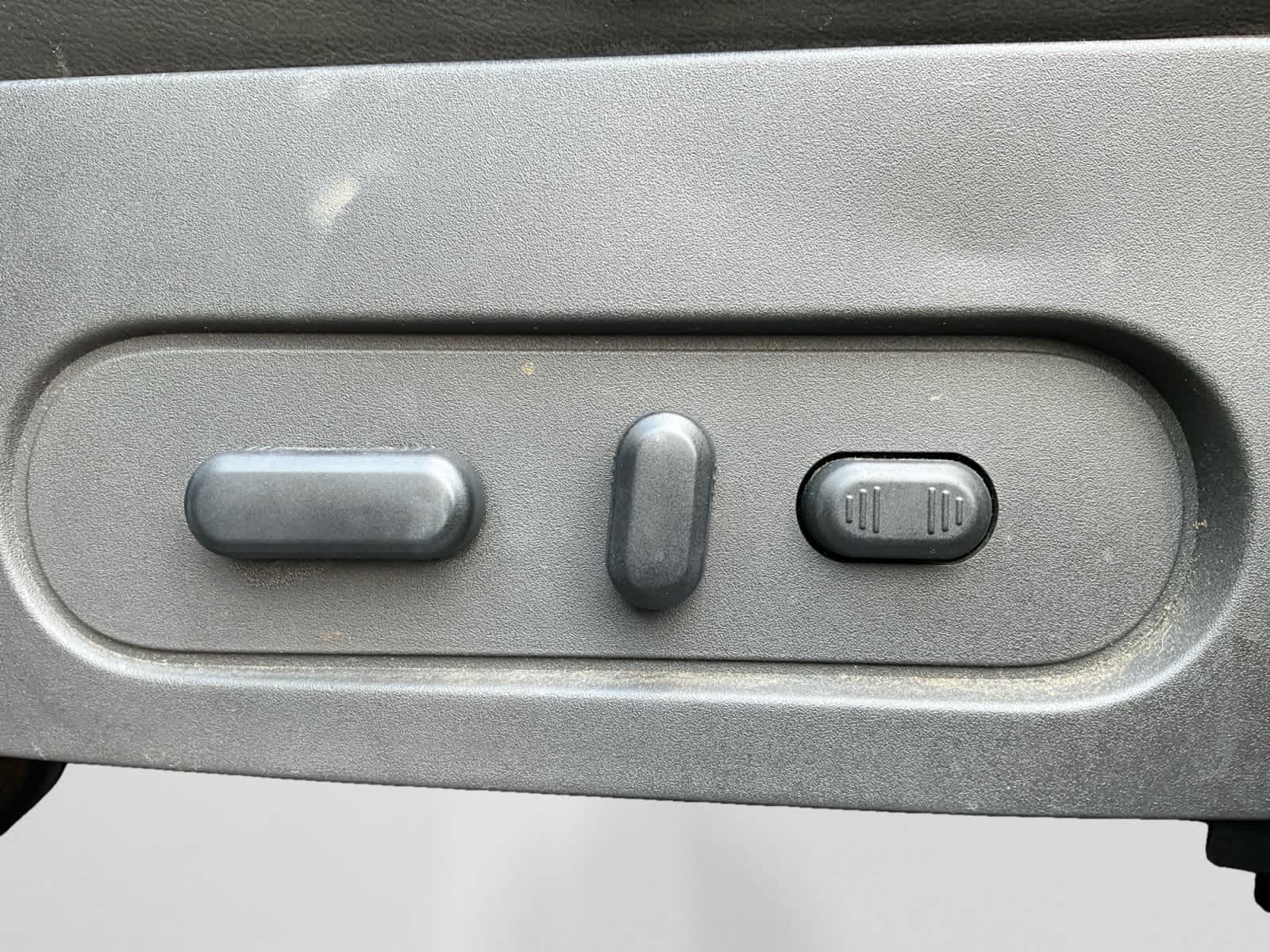 2010 Mercury Mountaineer RWD 4dr