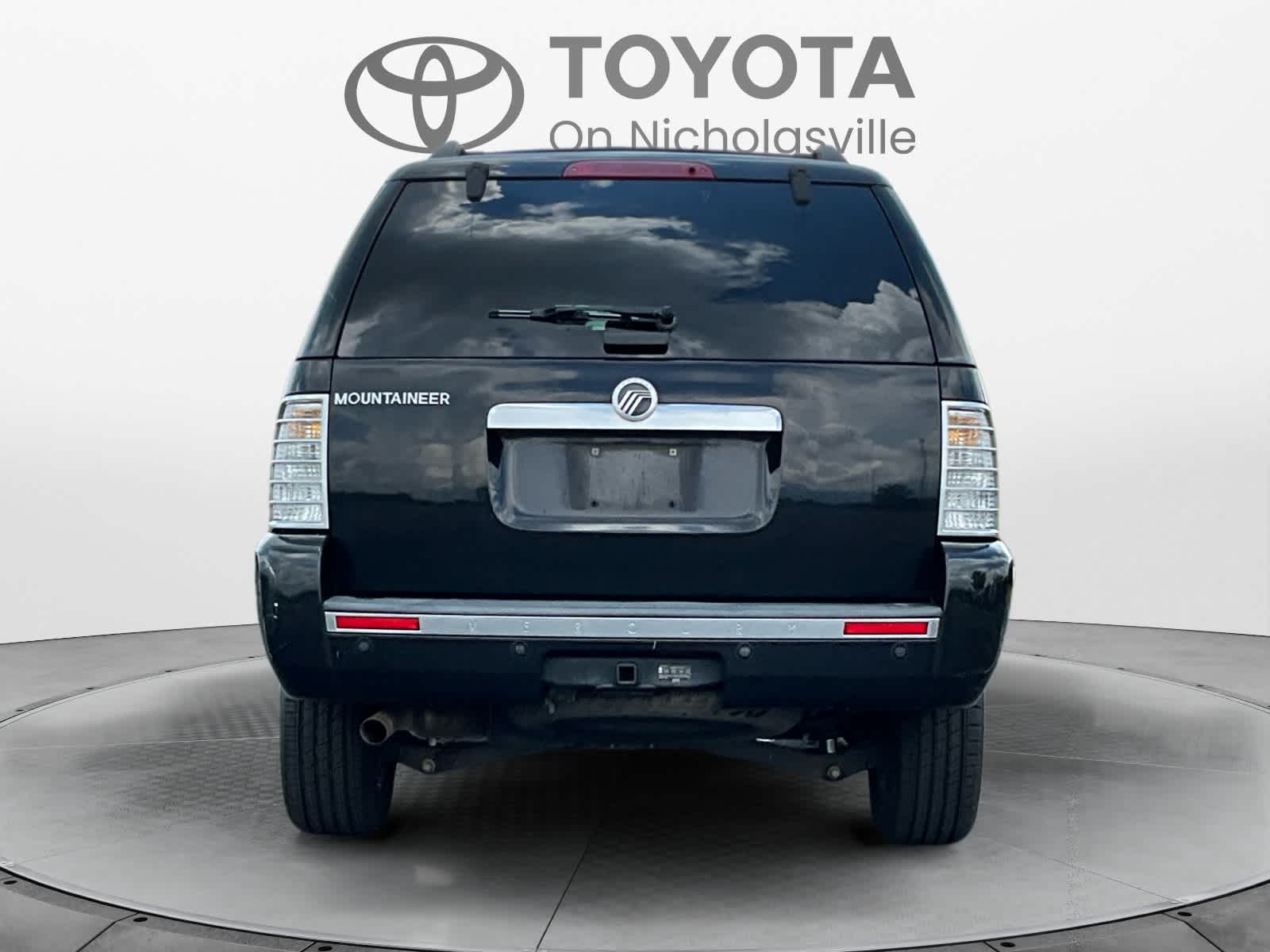 2010 Mercury Mountaineer RWD 4dr
