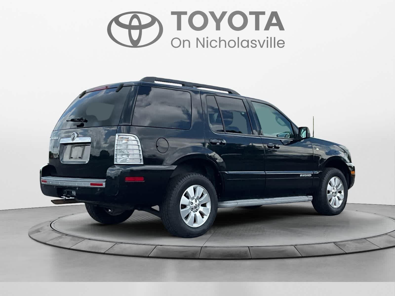 2010 Mercury Mountaineer RWD 4dr