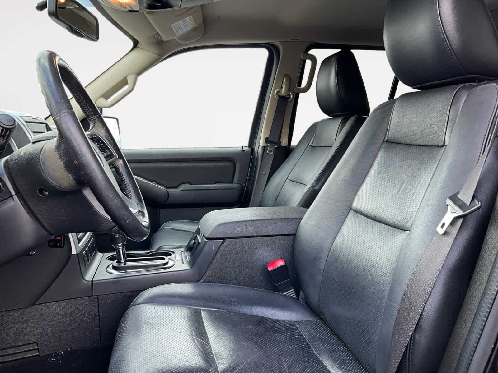 2010 Mercury Mountaineer RWD 4dr