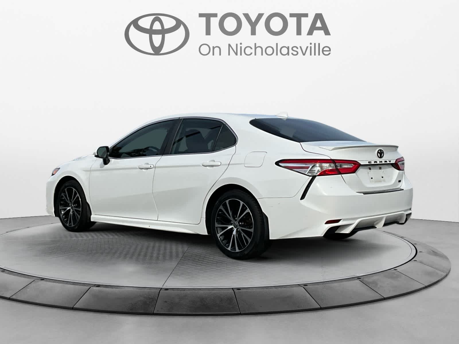 2020 Toyota Camry SE