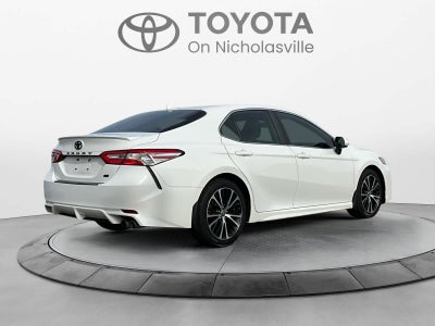 2020 Toyota Camry SE