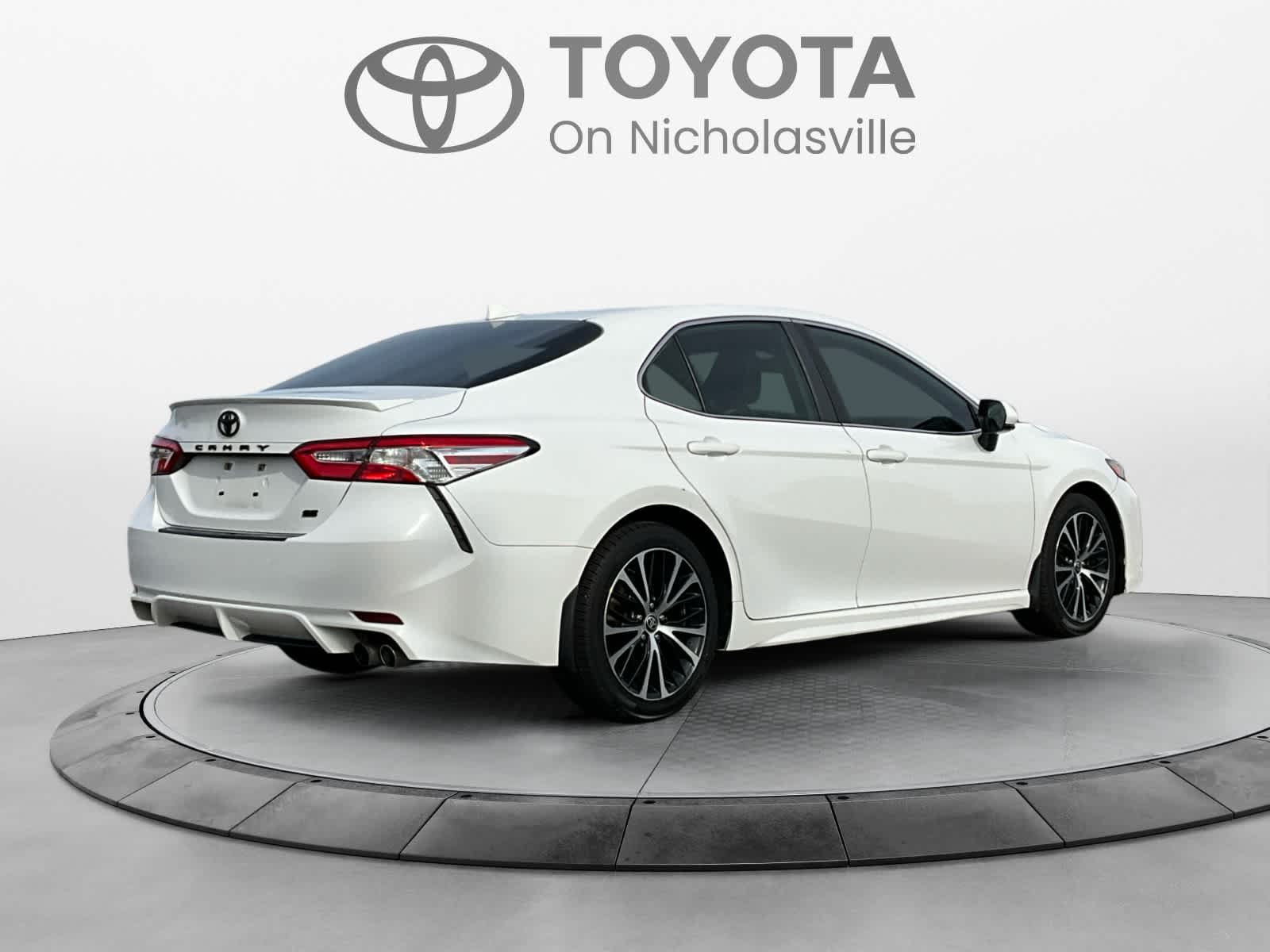 2020 Toyota Camry SE