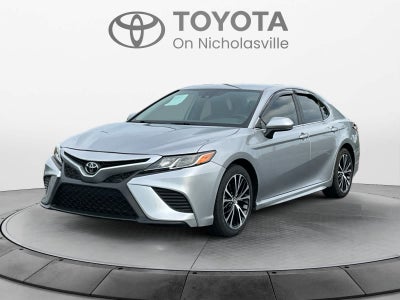 2020 Toyota Camry SE