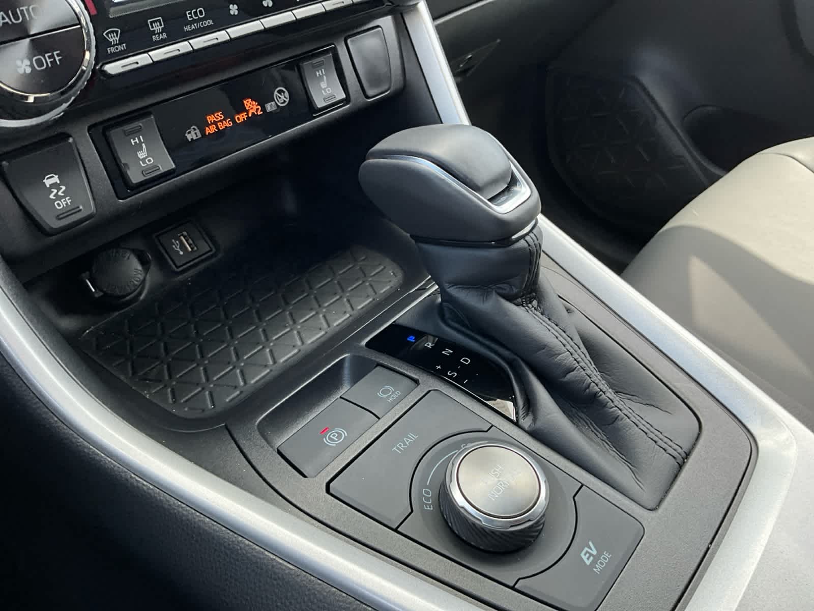 2025 Toyota RAV4 Hybrid XSE