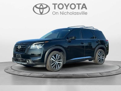 2023 Nissan Pathfinder Platinum