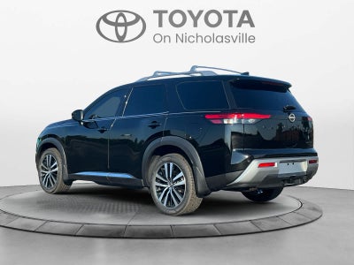 2023 Nissan Pathfinder Platinum
