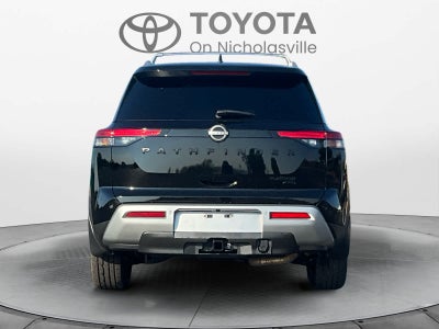 2023 Nissan Pathfinder Platinum