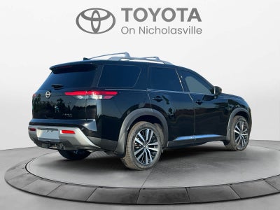 2023 Nissan Pathfinder Platinum
