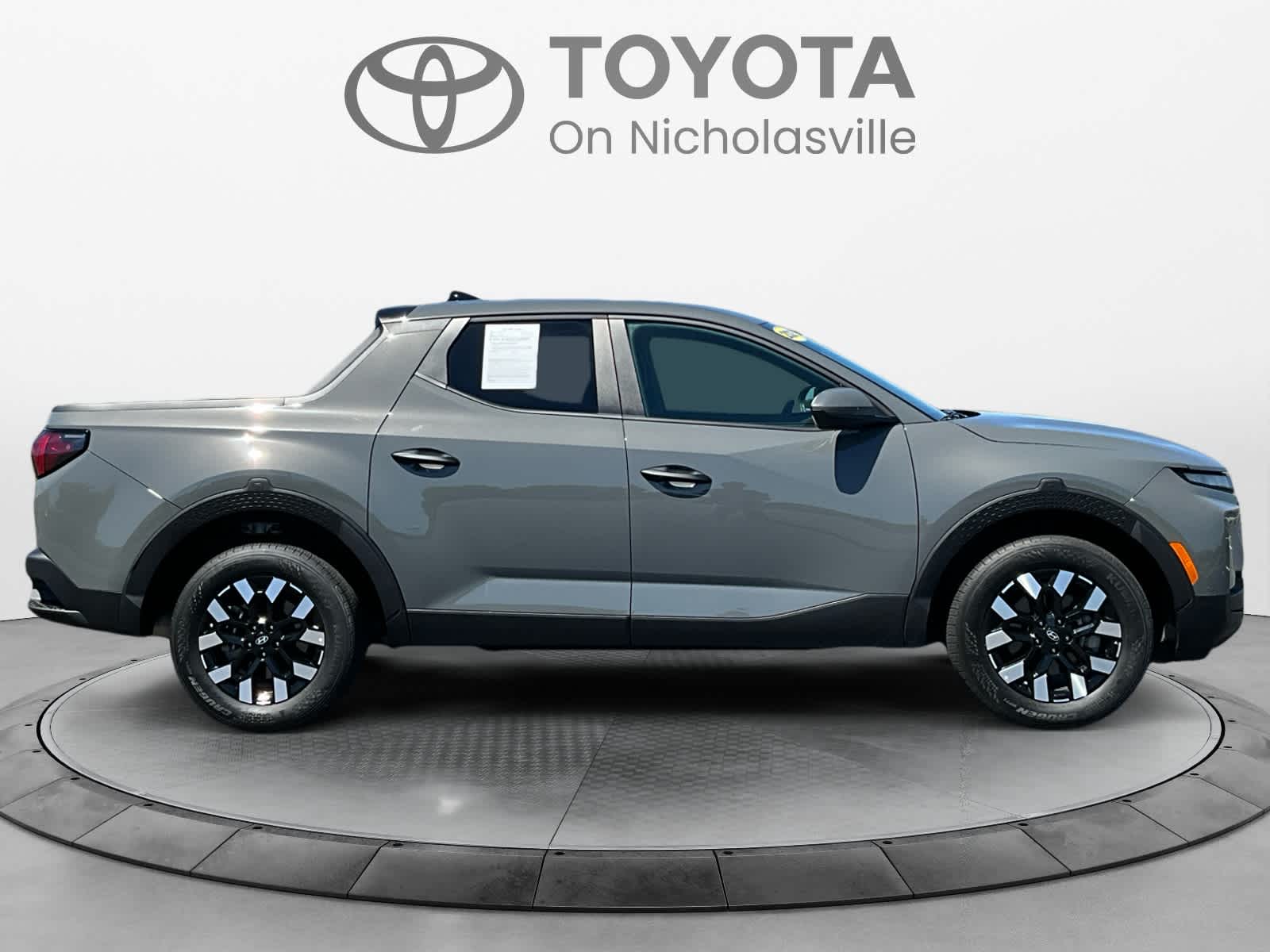 2025 Hyundai Santa Cruz SE