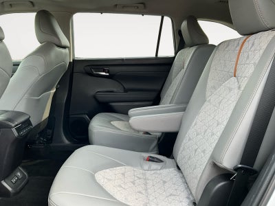 2023 Toyota Highlander Hybrid Bronze Edition