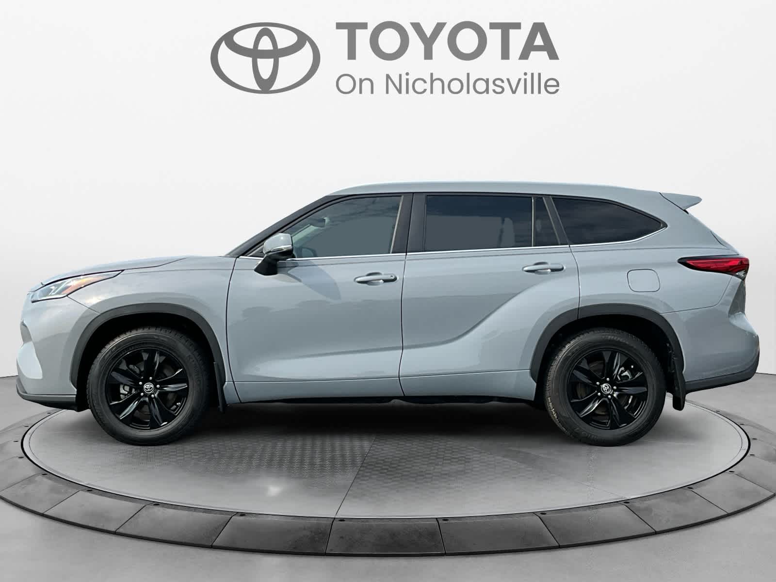 2023 Toyota Highlander Hybrid Bronze Edition