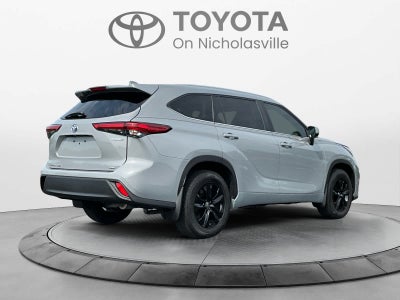 2023 Toyota Highlander Hybrid Bronze Edition