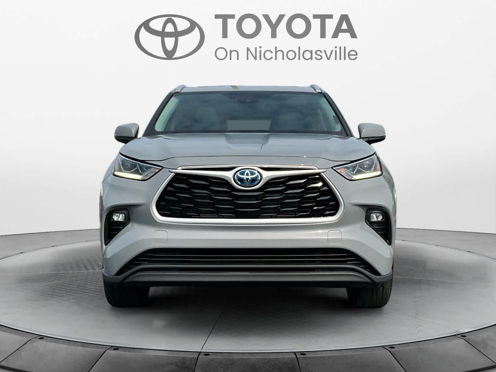 2023 Toyota Highlander Hybrid Bronze Edition