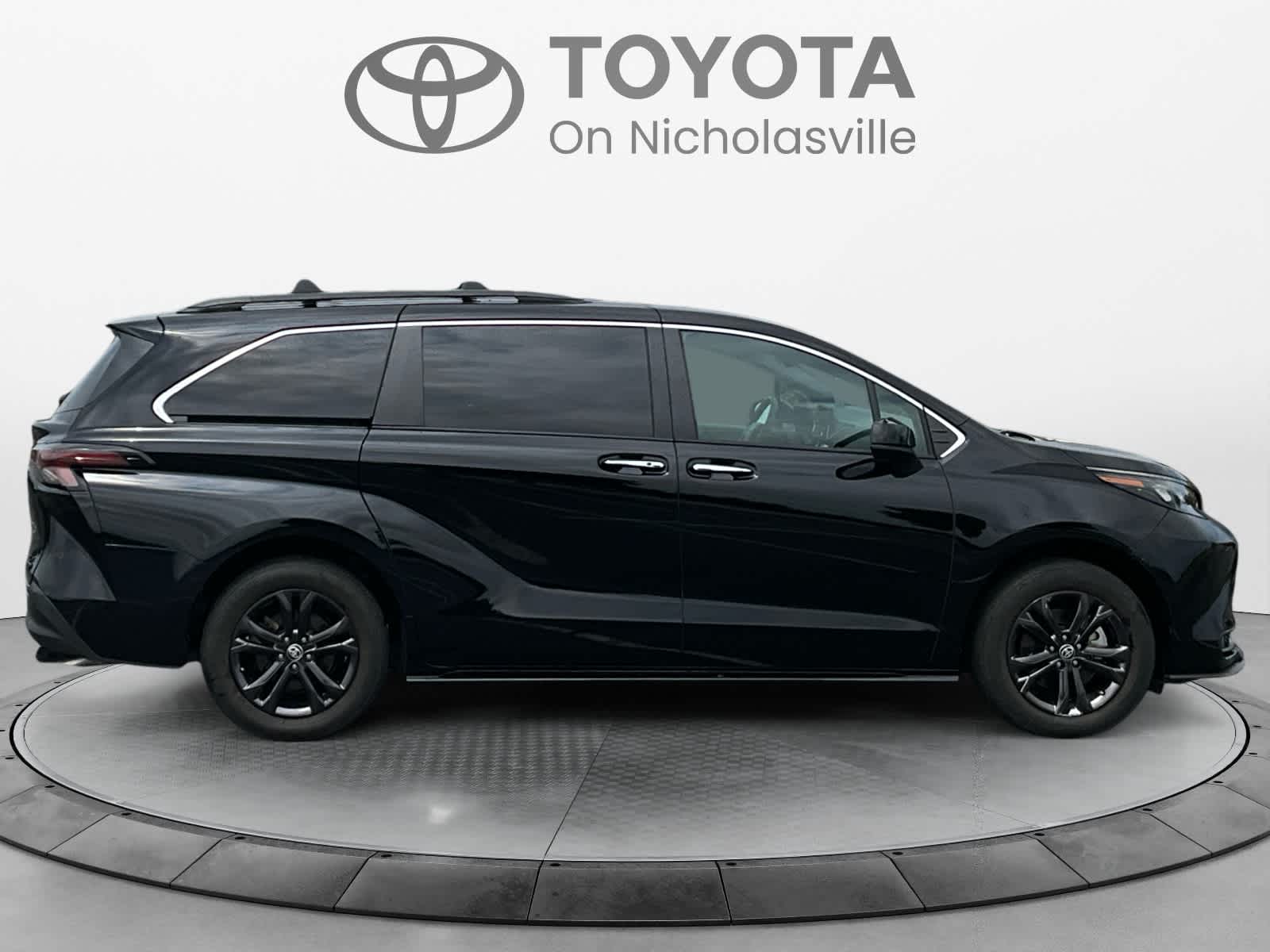 2024 Toyota Sienna XLE