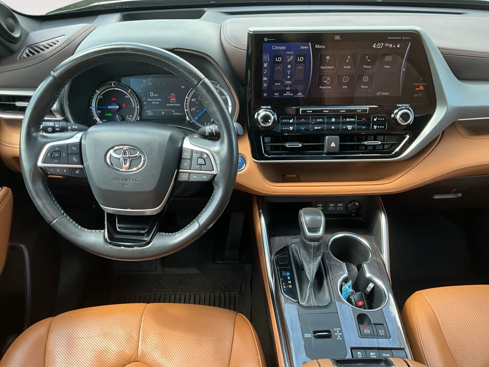 2022 Toyota Highlander Hybrid Platinum