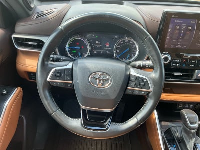2022 Toyota Highlander Hybrid Platinum