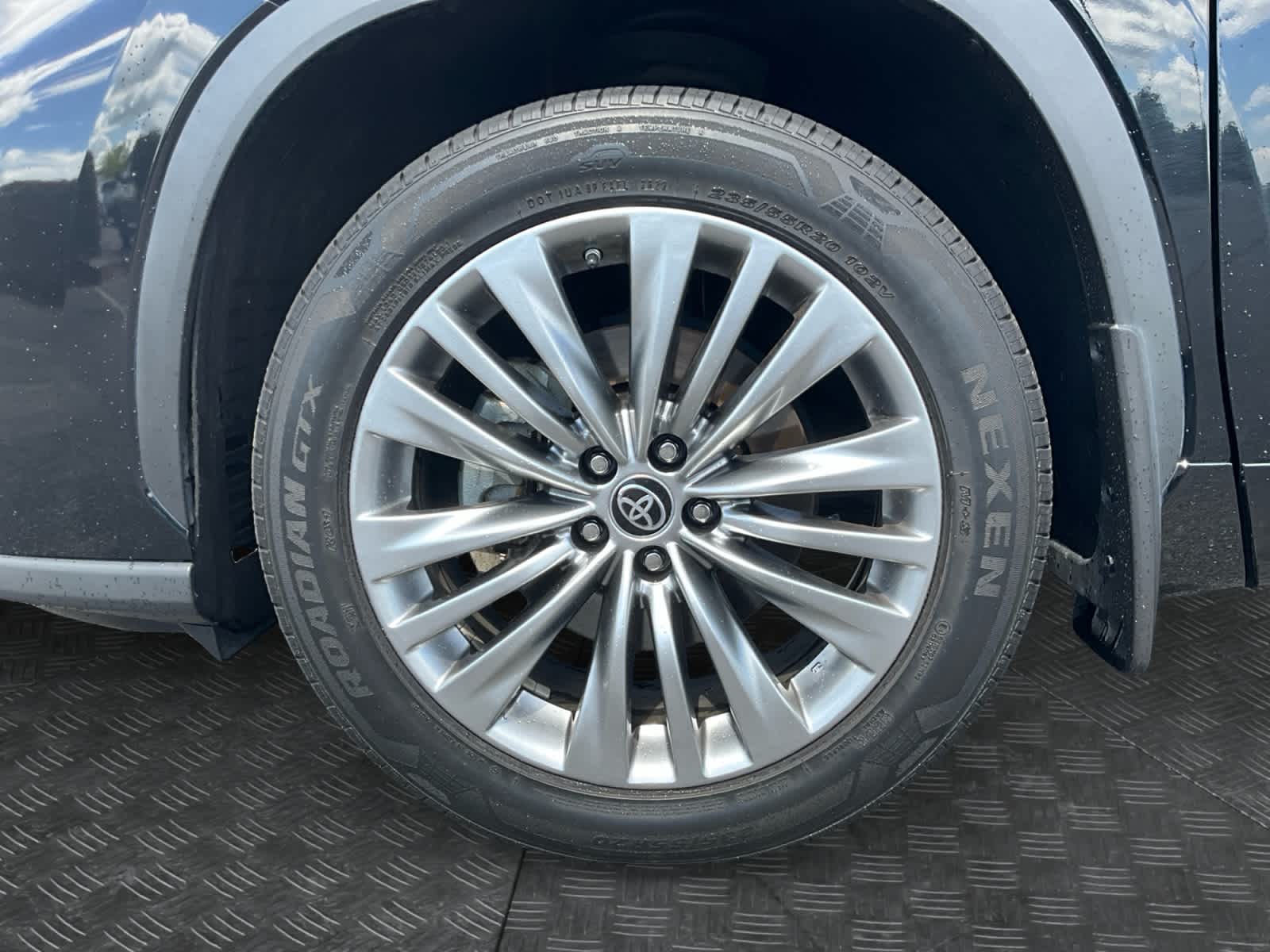 2022 Toyota Highlander Hybrid Platinum