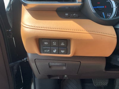 2022 Toyota Highlander Hybrid Platinum