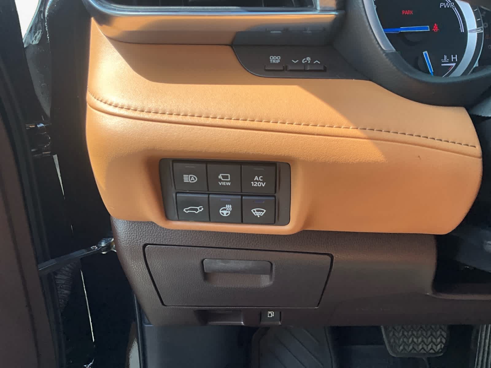 2022 Toyota Highlander Hybrid Platinum