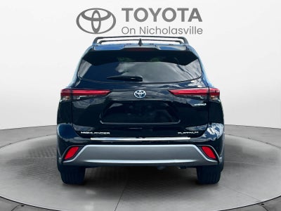 2022 Toyota Highlander Hybrid Platinum