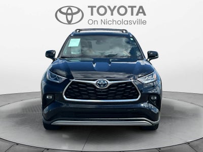 2022 Toyota Highlander Hybrid Platinum