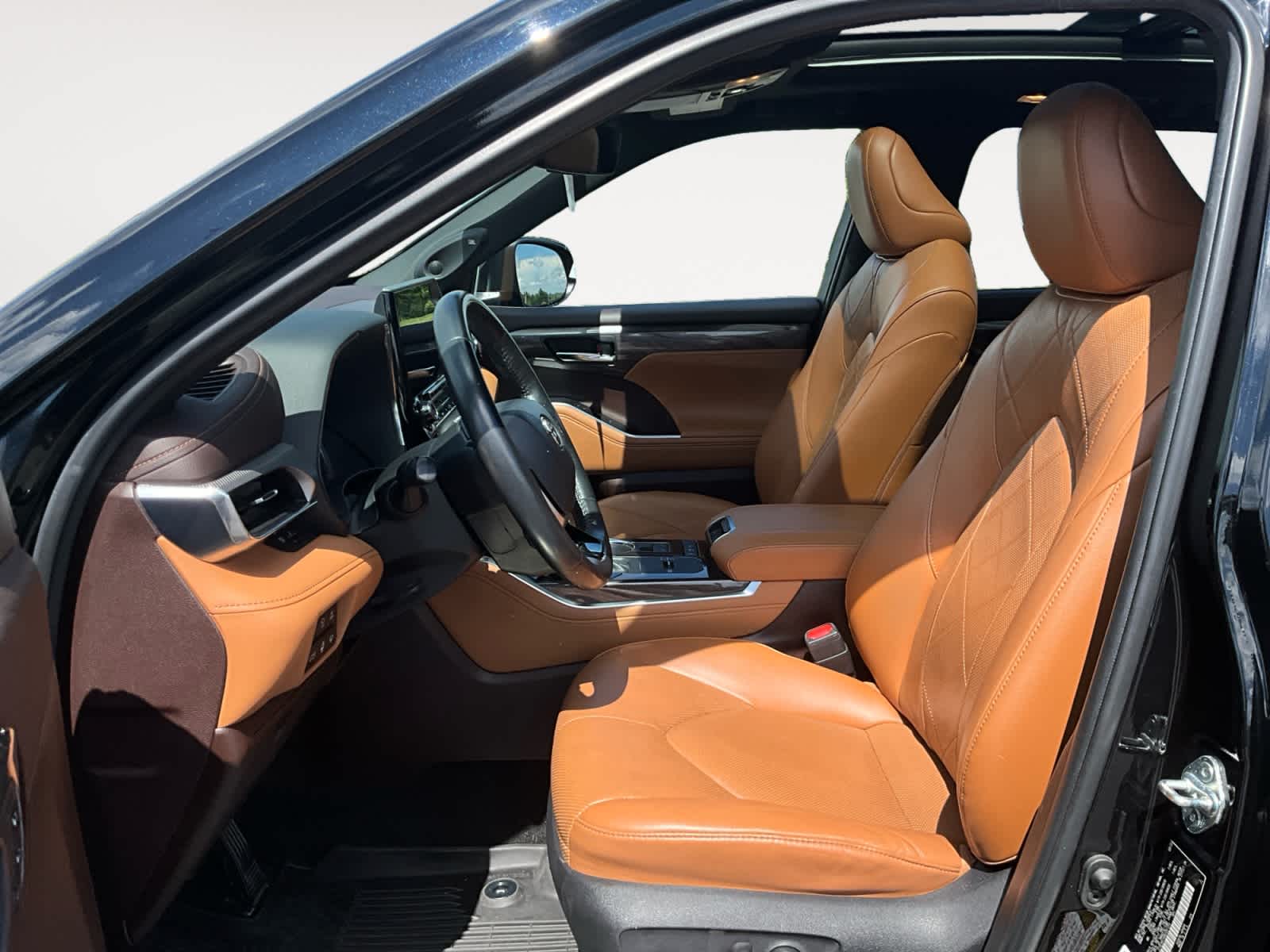 2022 Toyota Highlander Hybrid Platinum