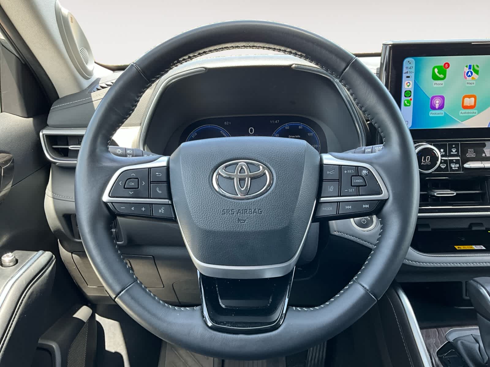 2025 Toyota Highlander Hybrid Platinum