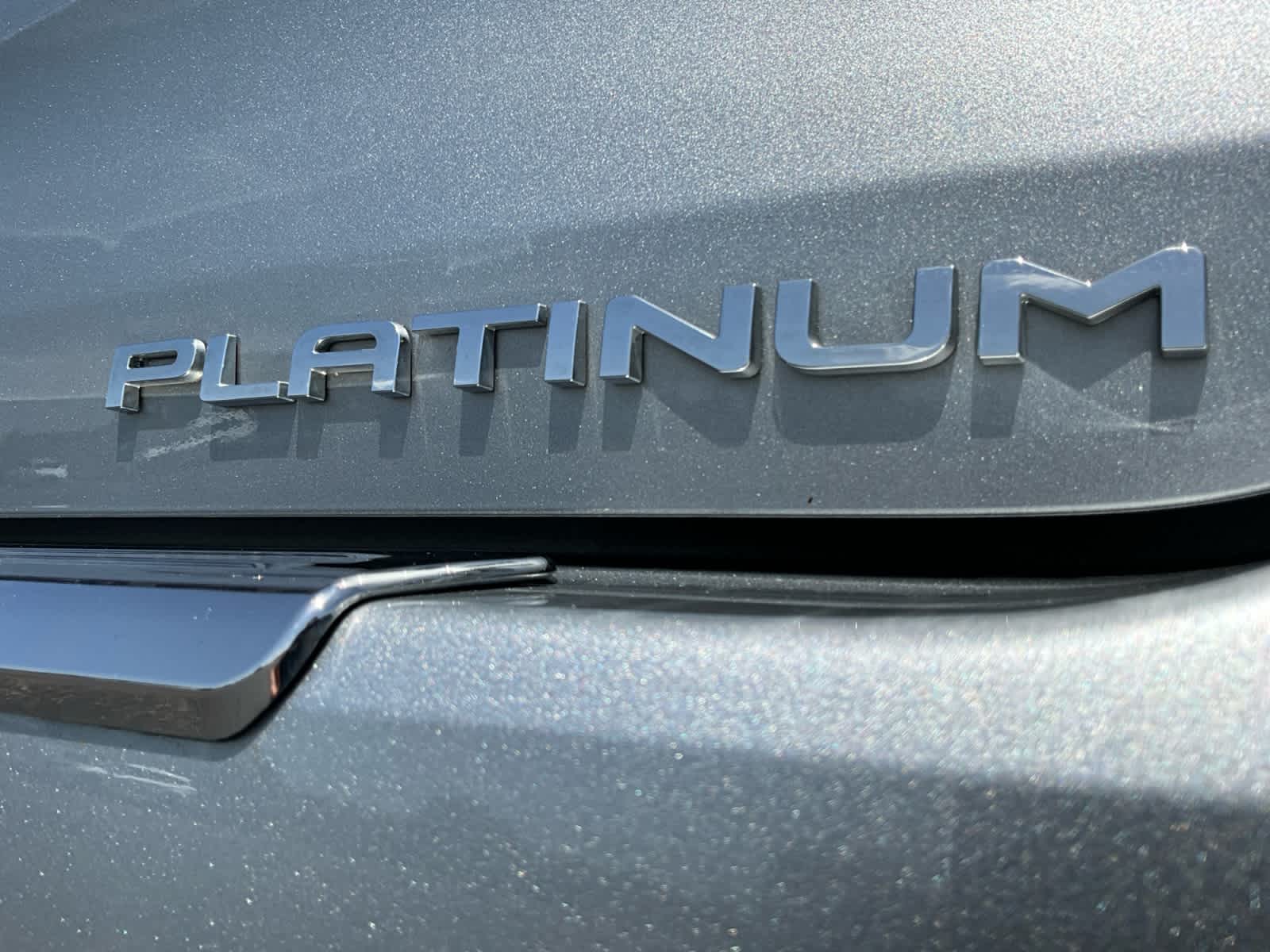 2025 Toyota Highlander Hybrid Platinum
