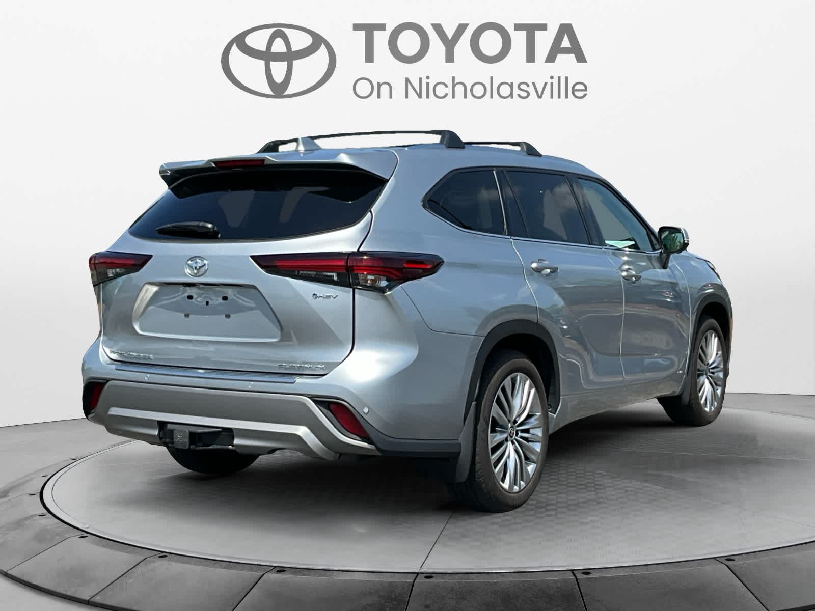 2025 Toyota Highlander Hybrid Platinum